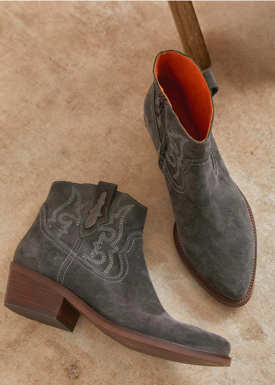 CASSIDY SUEDE EMBROIDERED BOOT