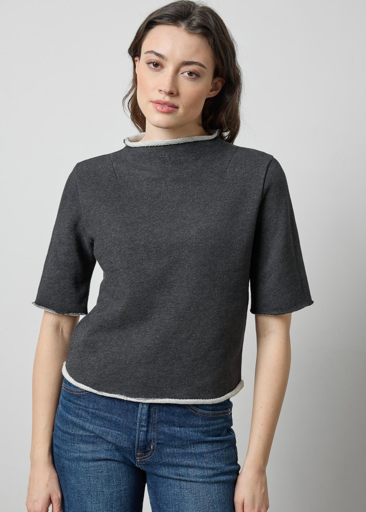 ROLL NECK S/S SWEATSHIRT