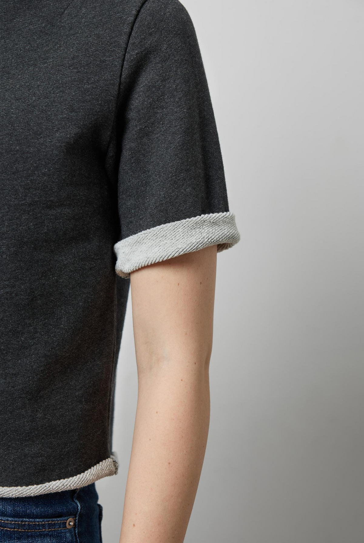 ROLL NECK S/S SWEATSHIRT
