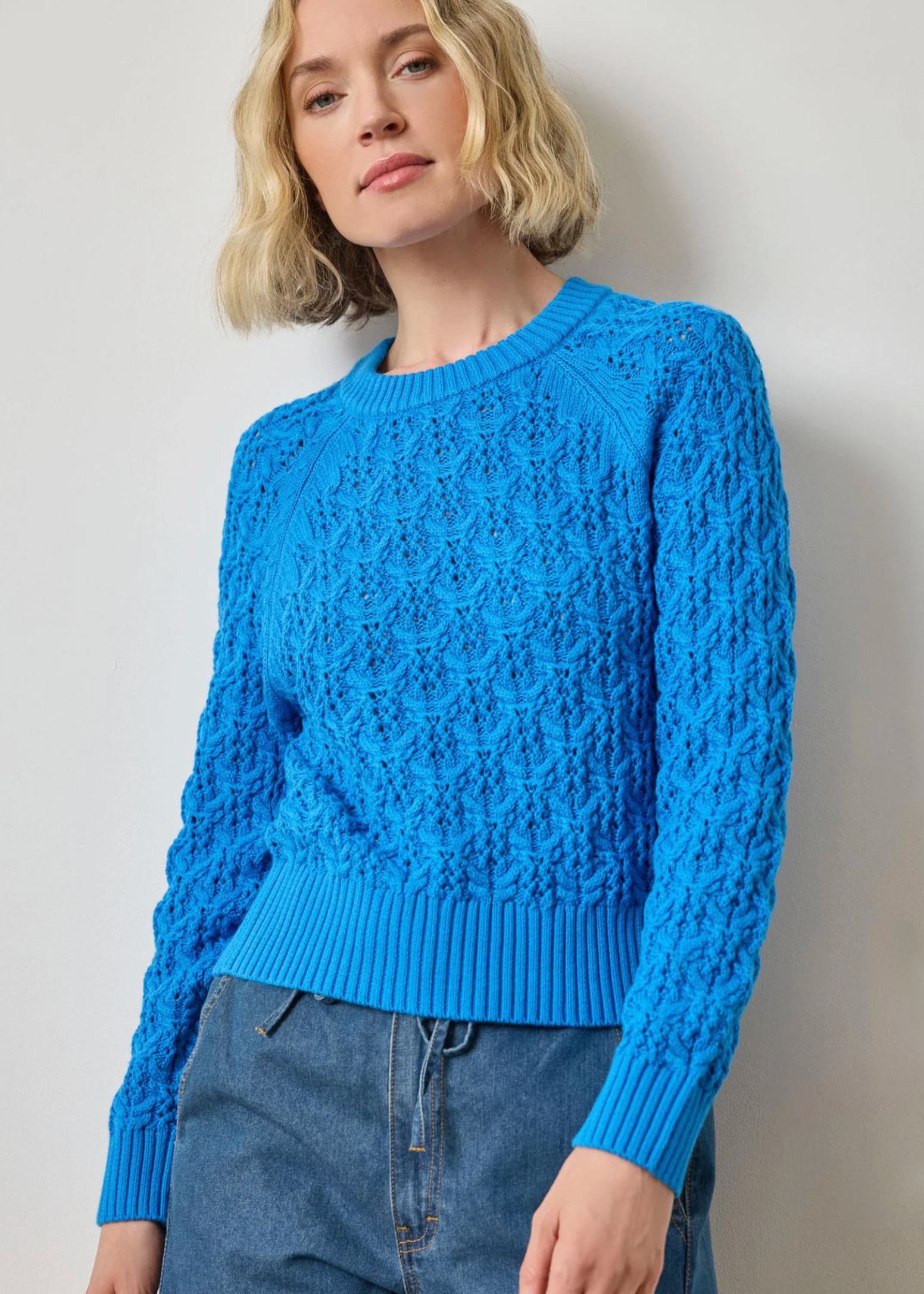 EASY SLEEVE RAGLAN SWEATER
