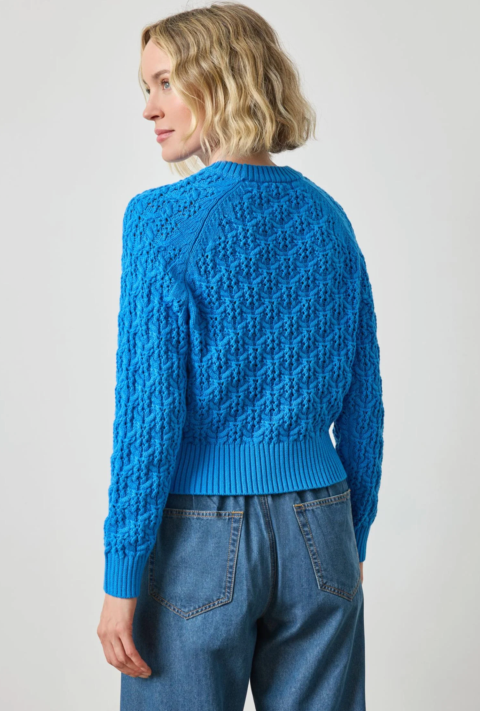 EASY SLEEVE RAGLAN SWEATER